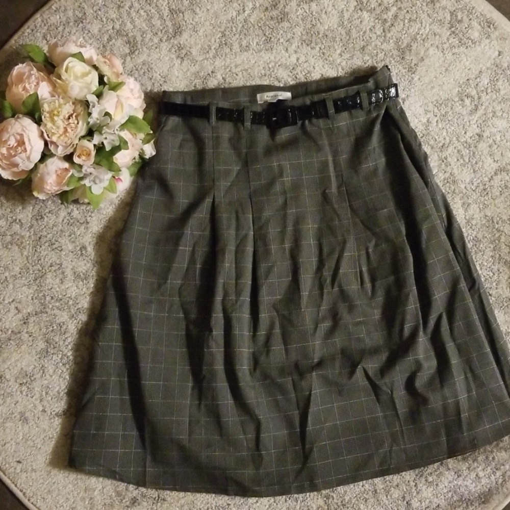 ⚘4 for $24⚘NEW! Appraisal Grey skirt and belt